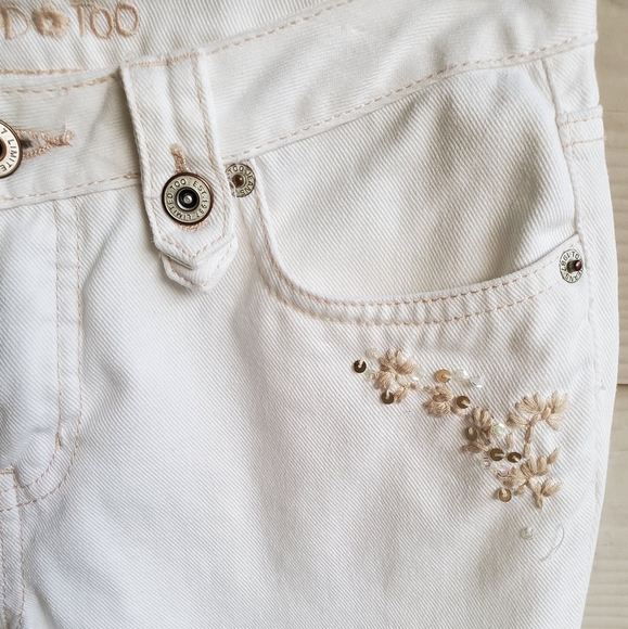 Limited Too White Denim Embroidered Cuffed Capri Pants - Picture 5 of 16